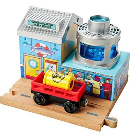 THOMAS & FRIENDS FP DFW93 THOMAS & FRIENDS  SHARK FOOD DELIVERY