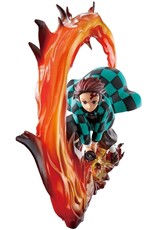 BANDAI BAS60174 TANJIRO KAMADO (SHAKE THE SWORD BURN YOUR HEART) "DEMON SLAYER: KIMETSU NO YAIBA"