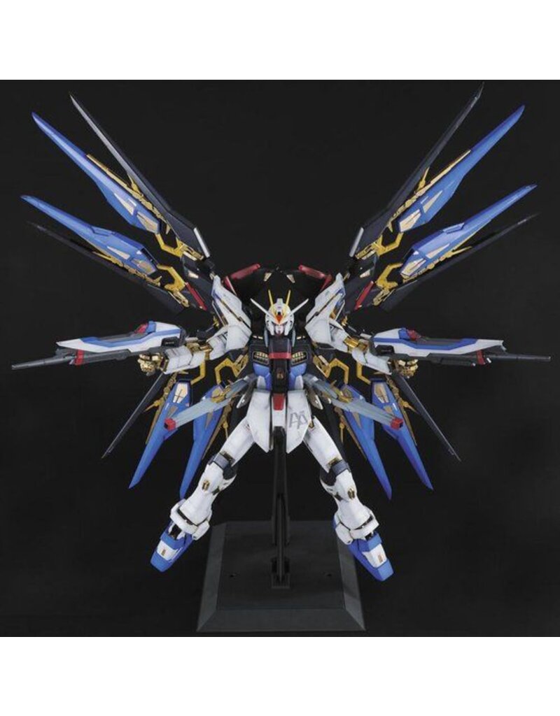 BANDAI BAN2251374 PG ZGMF-X20A STRIKE FREEDOM GUNDAM "MOBILE SUIT GUNDAM SEED" 1/60,