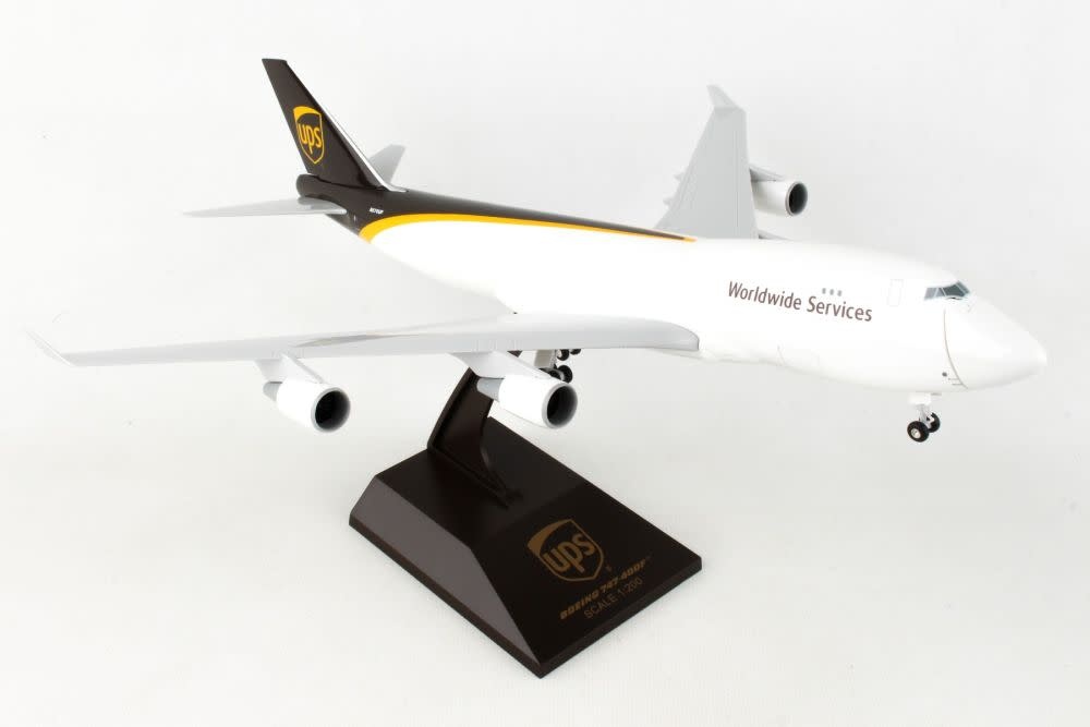 SKR1113 UPS W/GEAR B747-400F 1/200 SCALE