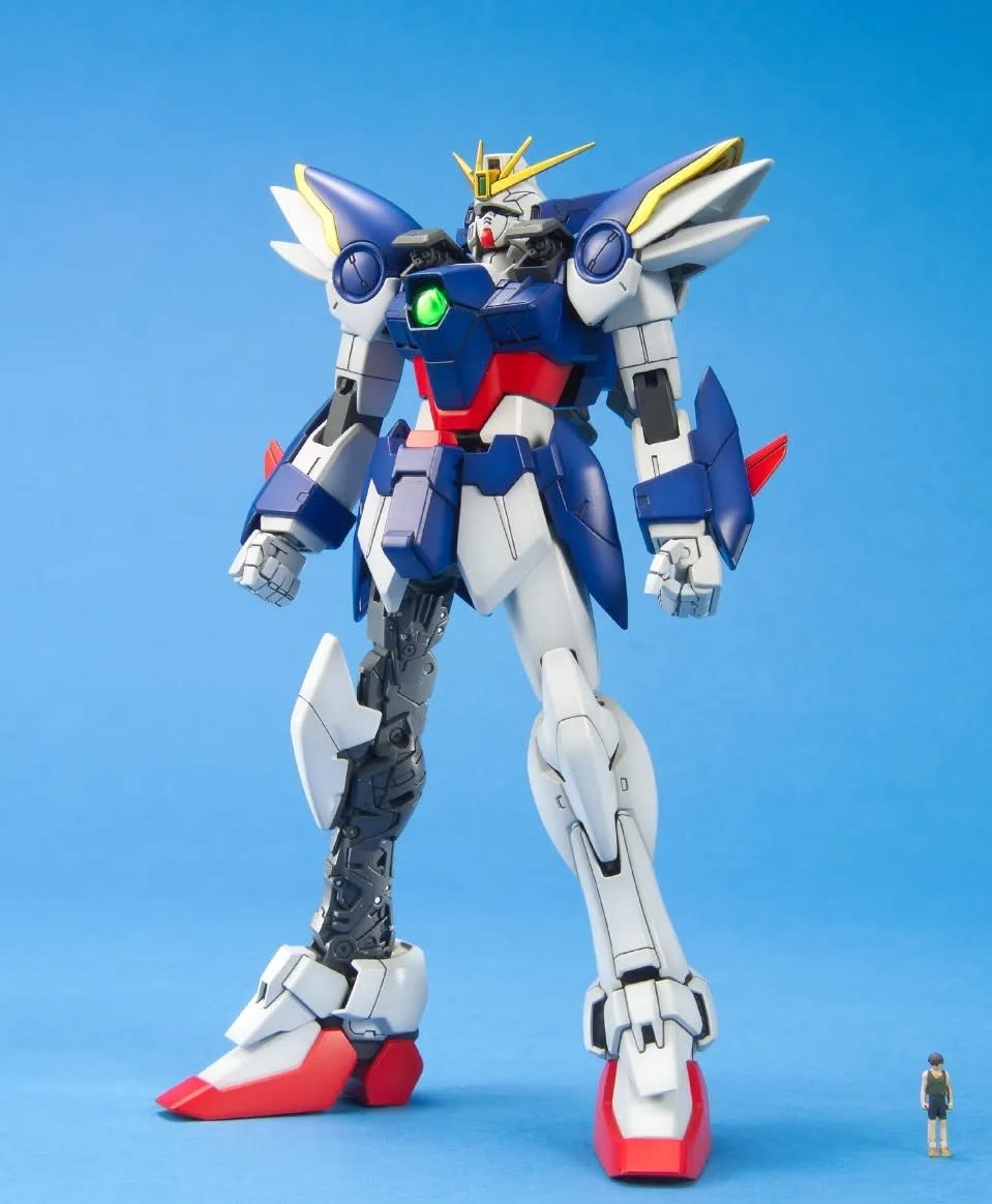 GUNDAM UNIVERSE『WING GUNDAM ZERO（EW）』 Amazon.com: Bandai Hobby - Endless Waltz - Wing Gundam Zero