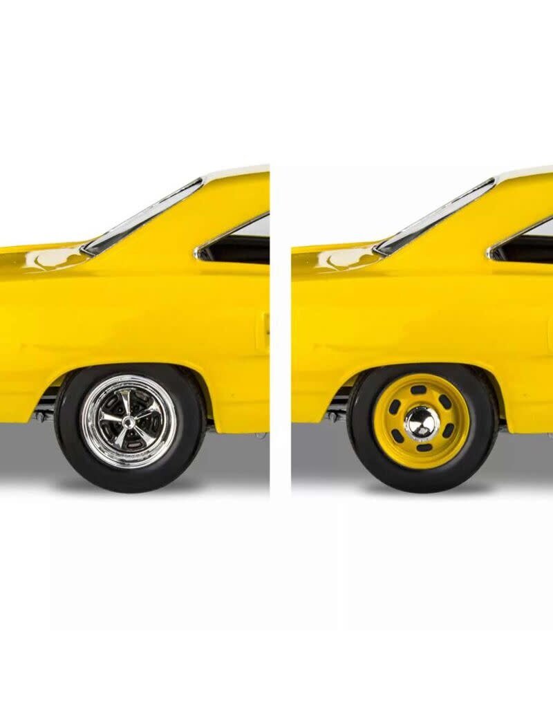 REVELL RMX14531 1/24 1970 PLYMOUTH ROAD RUNNER PLASTIC MODEL KIT