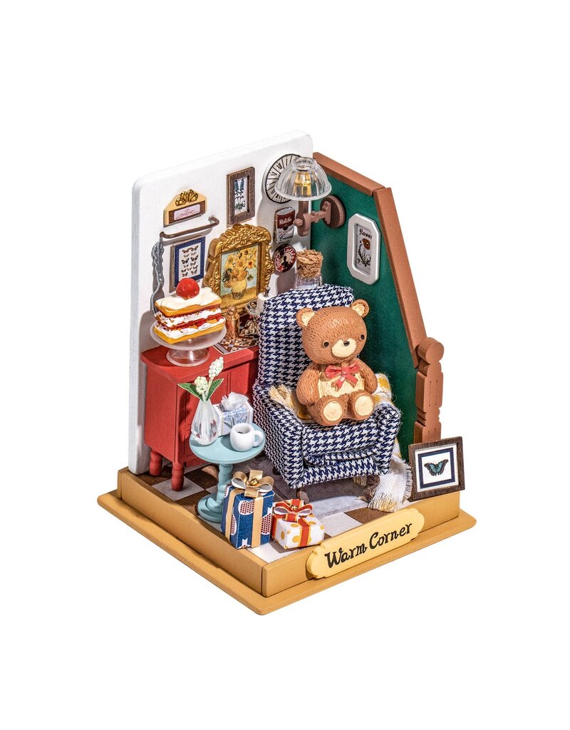 ROBOTIME ROEDS028 ROLIFE HOLIDAY LIVING ROOM DIY MINIATURE HOUSE