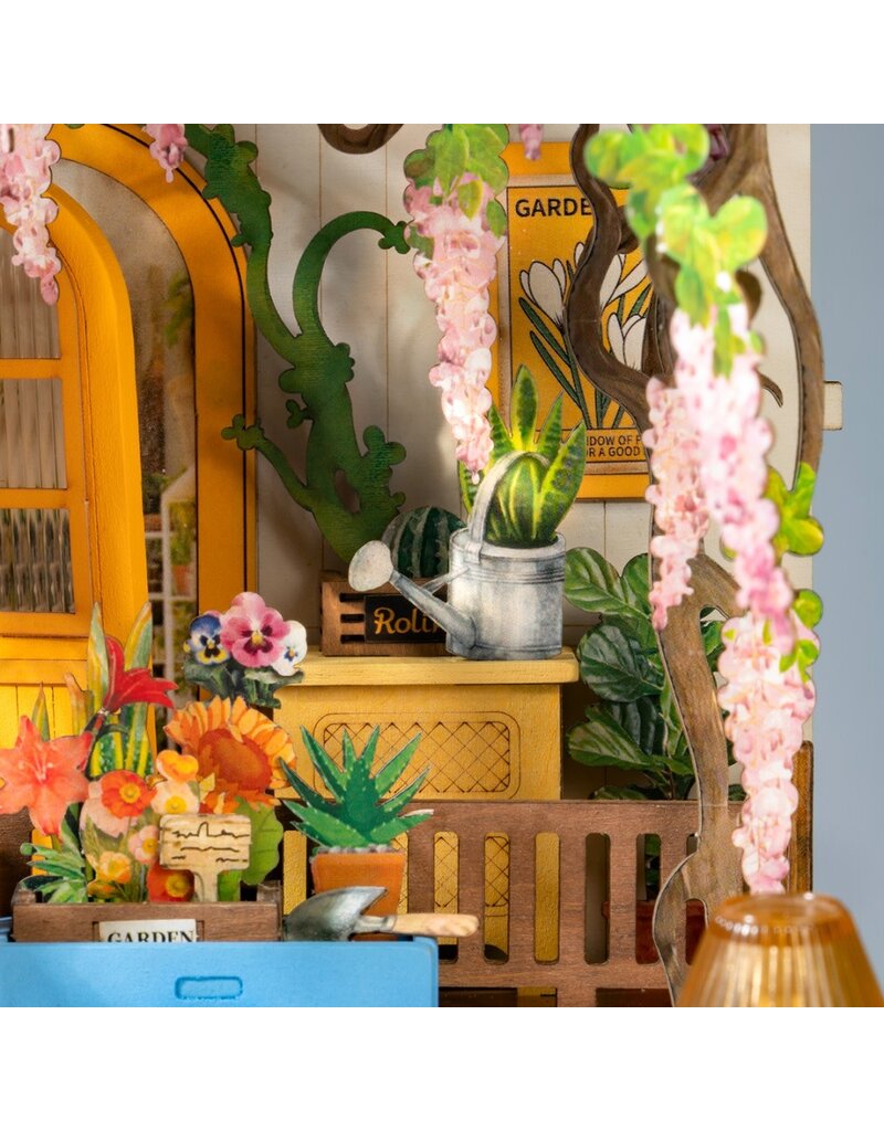 ROBOTIME ROETGB06 ROLIFE HOLIDAY GARDEN HOUSE DIY BOOK NOOK SHELF INSERT