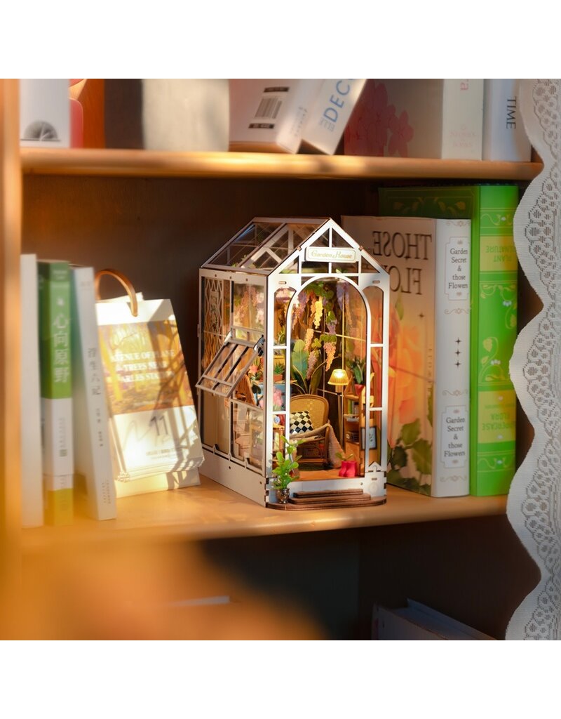 ROBOTIME ROETGB06 ROLIFE HOLIDAY GARDEN HOUSE DIY BOOK NOOK SHELF INSERT
