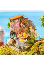 ROBOTIME ROEDS038 FANCY TEA YARD, SUPER MINI HOUSES - LITTLE WARM SPACES