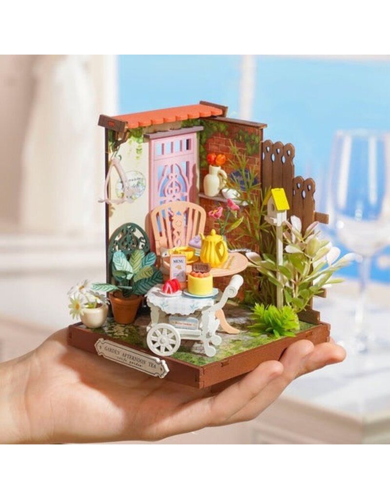 ROBOTIME ROEDS038 FANCY TEA YARD, SUPER MINI HOUSES - LITTLE WARM SPACES