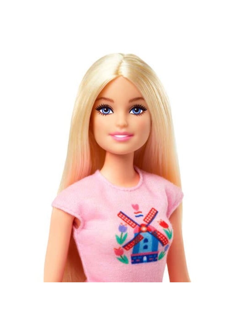 BARBIE MTL HWJ00 BARBIE PINK PASSPORT HOLLAND DOLL SET WITH BICYCLE TRAVEL ACCESSORIES