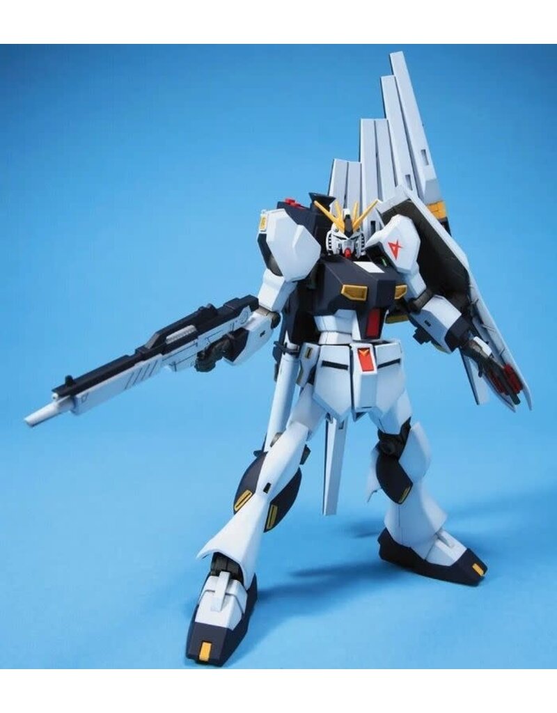 BANDAI BAN2004937 HGUC RX-93 NU GUNDAM "CHAR'S COUNTERATTACK" 1/144, BANDAI