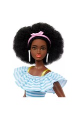 BARBIE MTL HPL75/HPL77 BARBIE DOLL WITH ROLLER SKATES FASHION AND PUPPY BROWN HAIR