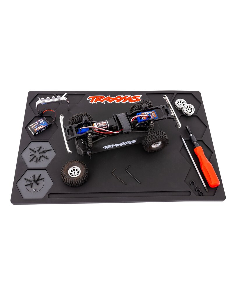 TRAXXAS TRA3424 TRAXXAS RUBBER SMALL PIT MAT (19''X13")