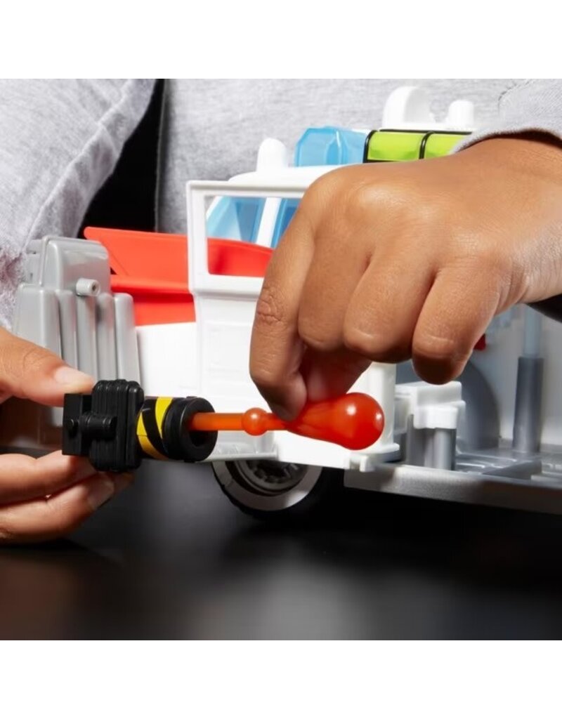 GHOSTBUSTER HAS F9695 GHOST BUSTERS ECTO-1 TRACK AND TRAP