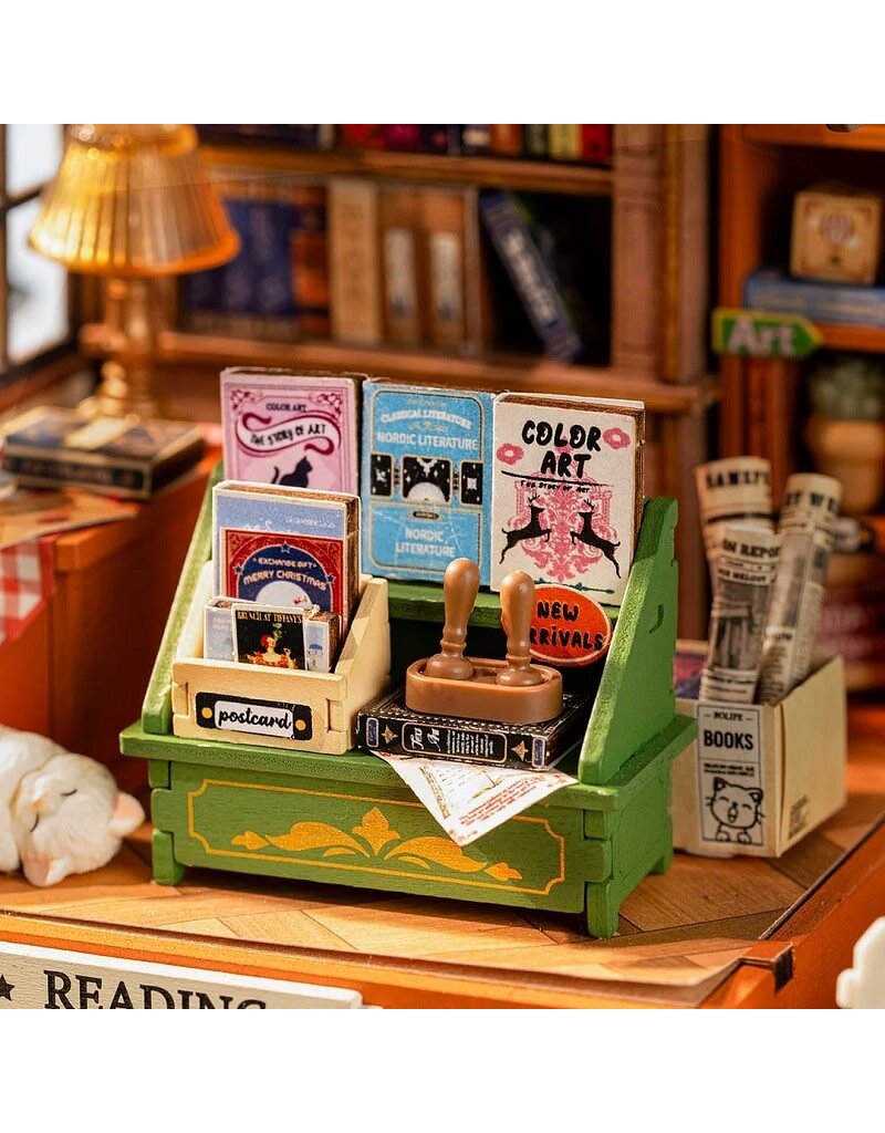 ROBOTIME ROEDS040 THE MUSE BOOKSHOP, SUPER MINI HOUSES - LITTLE WARM SPACES