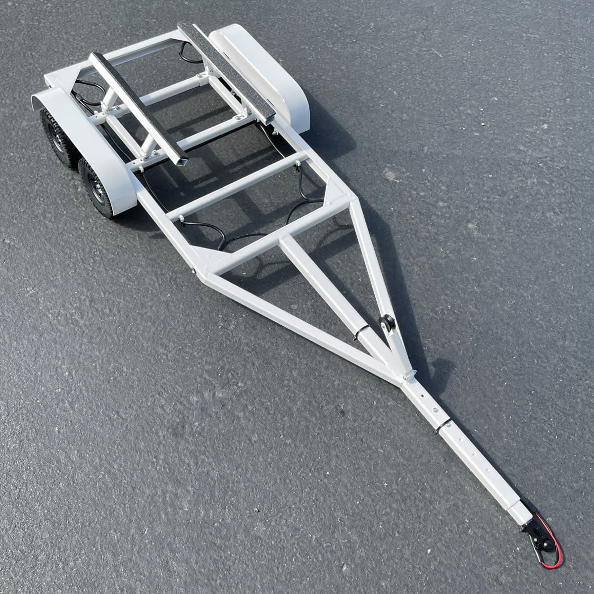 BOL5100 1/10 SCALE FULLY ADJUSTABLE METAL BOAT TRAILER WITH LED LIGHTS (WHITE)