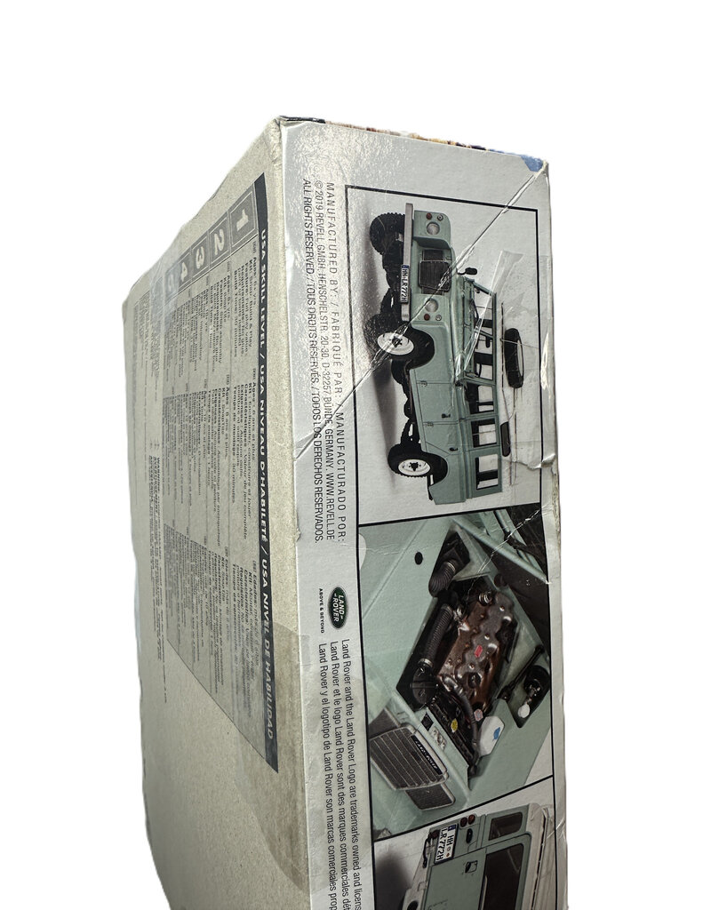 REVELL S&DRMX854498 1/24 LAND ROVER SERIES 3 109 PLASTIC MODEL KIT ***DAMAGED OUTER BOX***