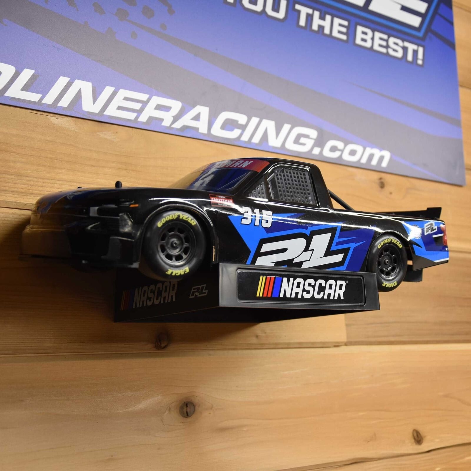 PRO609503 DISPLAY STAND FOR LOSI NASCAR RACECAR