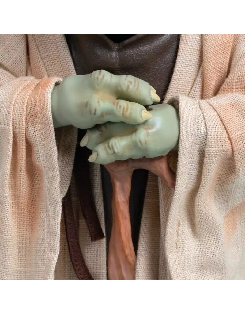DISNEY DISNEY YODA 10'' FORCE GUIDANCE TALKING ACTION FIGURE STAR WARS