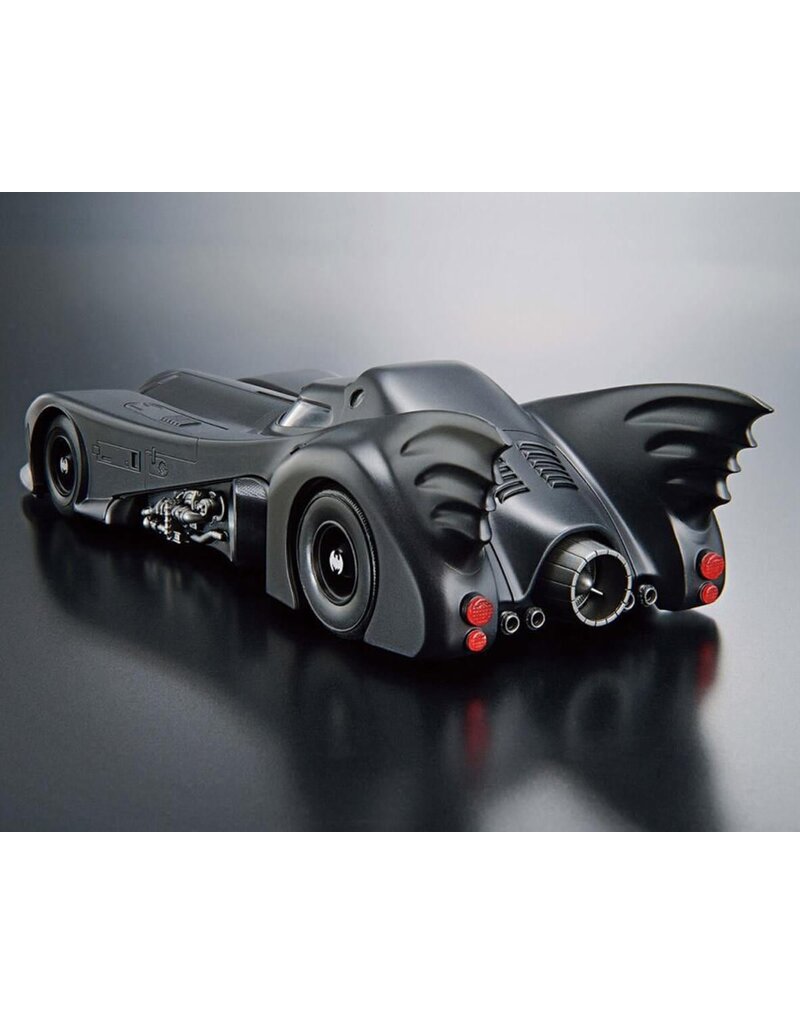 BANDAI BAS2569335 1/35 BATMOBILE (BATMAN 1989 VER.) MODEL KIT