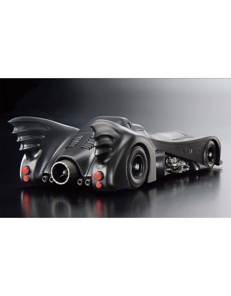 BANDAI BAS2569335 1/35 BATMOBILE (BATMAN 1989 VER.) MODEL KIT