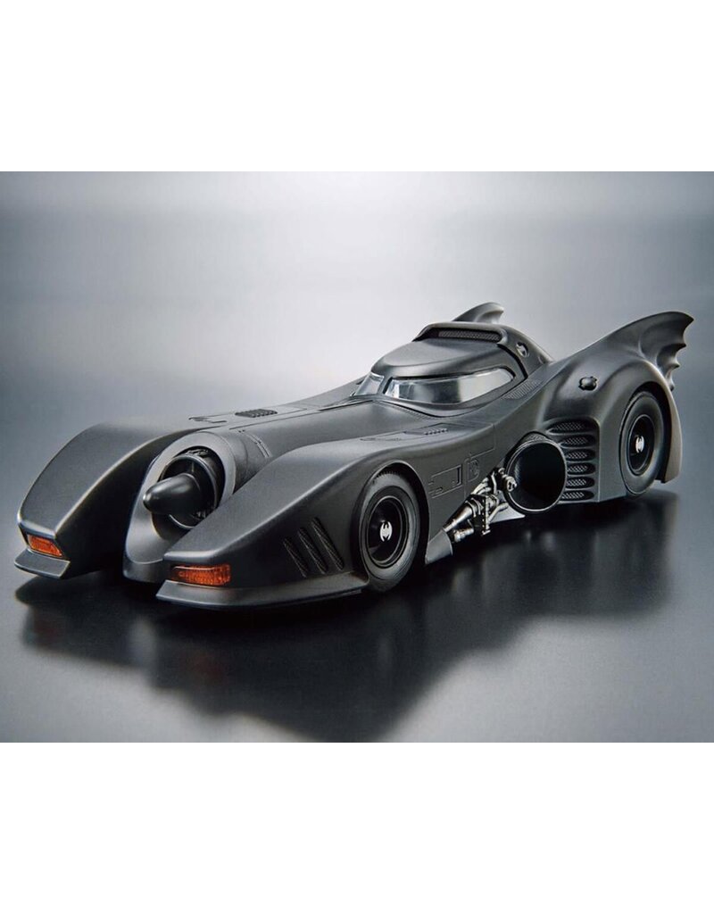 BANDAI BAS2569335 1/35 BATMOBILE (BATMAN 1989 VER.) MODEL KIT