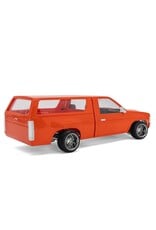 REDCAT RACING RER43259 FOUNDERS EDITION 1993 NISSAN HARDBODY 1/10 RTR BED DANCER: ORANGE