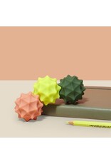 SPEKS SPEKS ODDS SOFT SILICONE FIDGET MAGNETS: GREEN SPURS