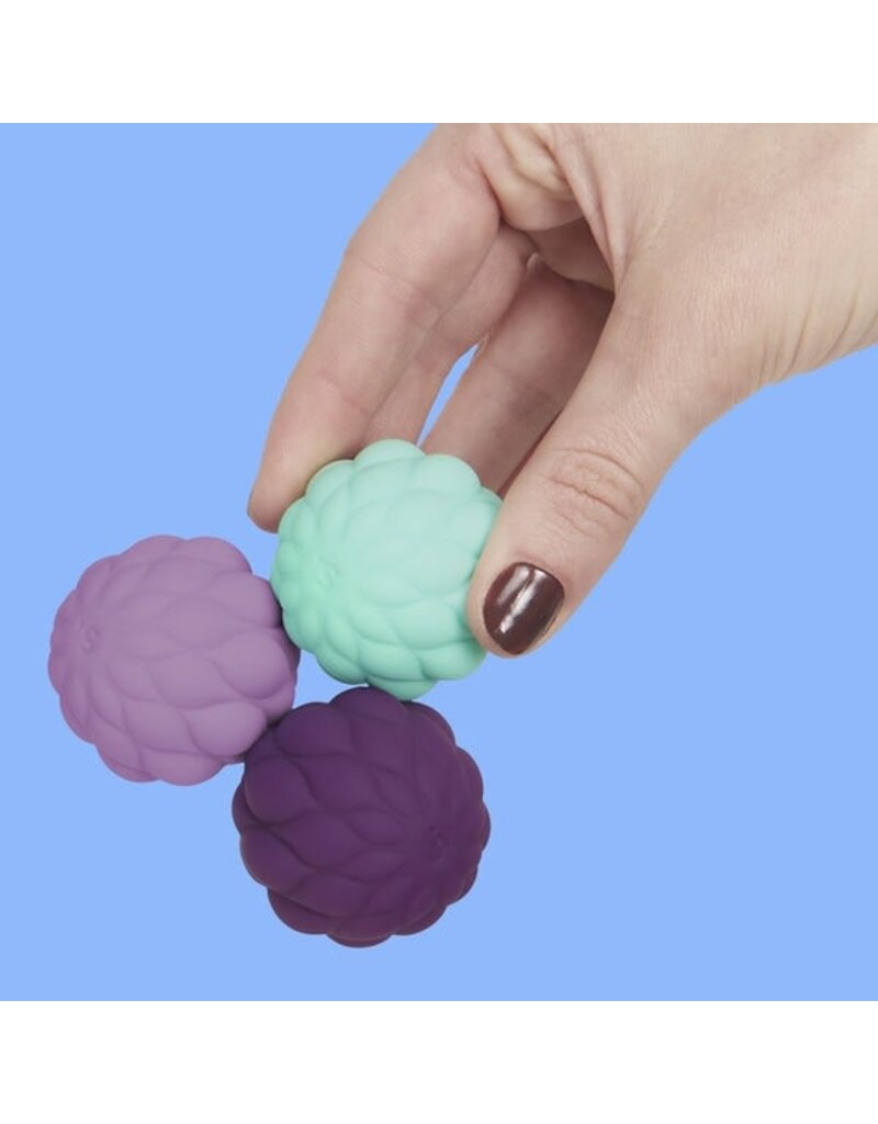 SPEKS SPEKS ODDS SOFT SILICONE FIDGET MAGNETS: PURPLE PUFFS