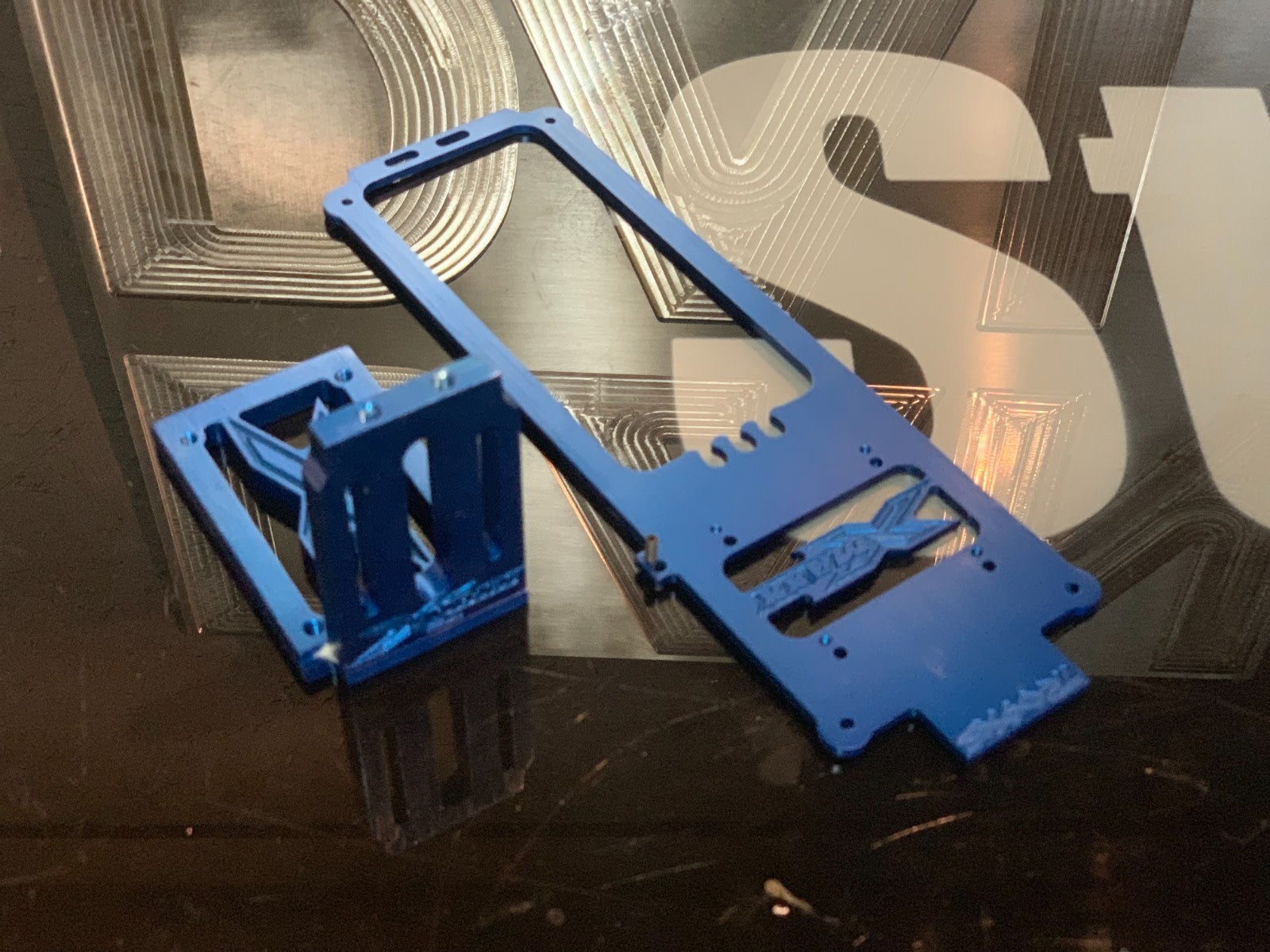 STP1008B TRAXXAS COMPATIBLE X-MAXX HEAVY DUTY MOTOR MOUNT: BLUE