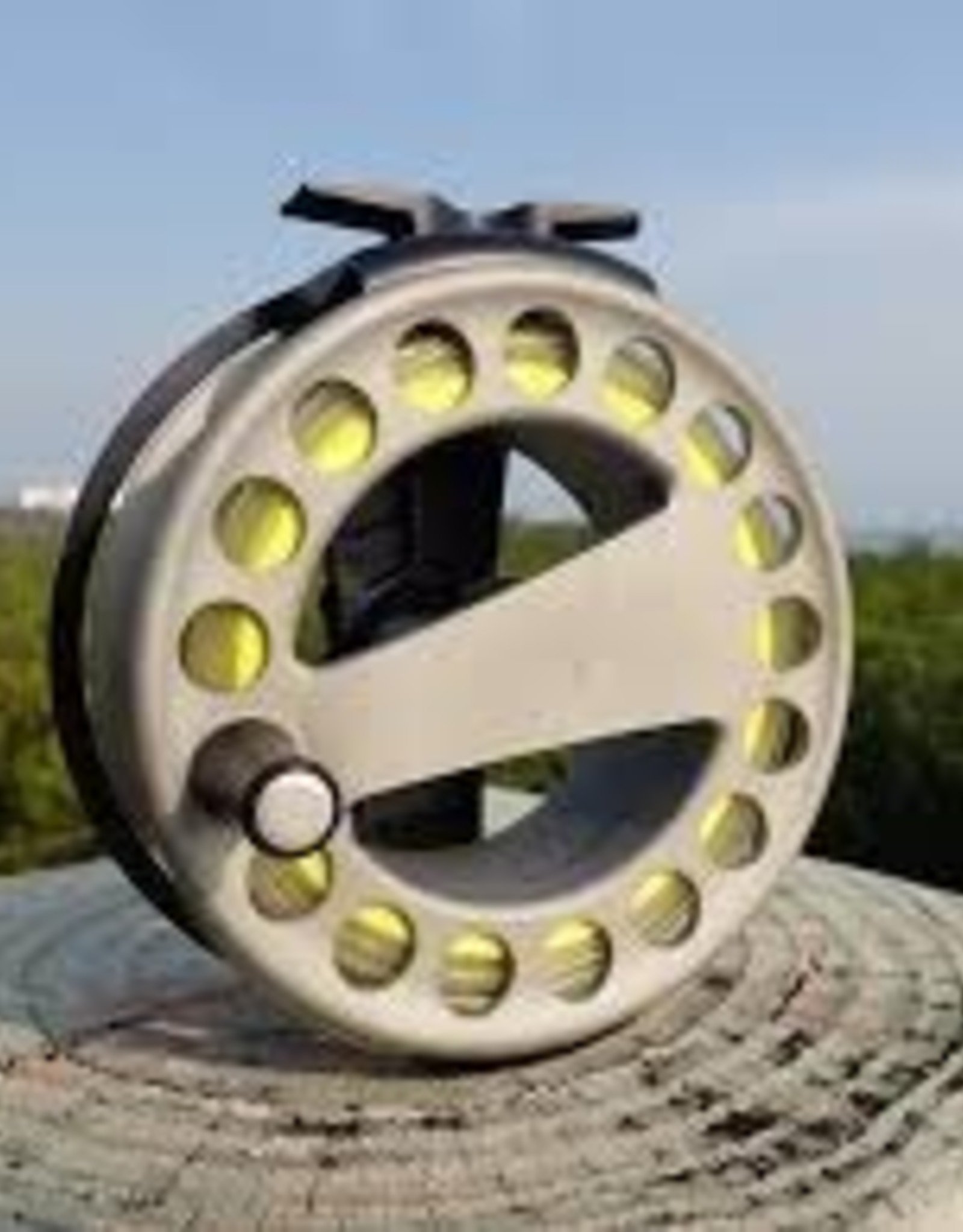 **BEAUTIFUL** NEW WATERWORKS LAMSON ULA FORCE -7+ Fishing fly Reel!!