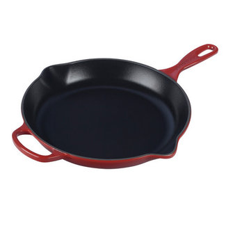 Le Creuset Le Creuset Signature Round Skillet 11.75" - Cerise