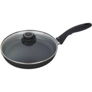 https://cdn.shoplightspeed.com/shops/619423/files/21750343/325x325x2/swiss-diamond-xd-fry-pan-w-lid-95.jpg