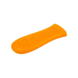 https://cdn.shoplightspeed.com/shops/619423/files/38114831/325x325x2/lodge-silicone-hot-handle-holder-orange.jpg