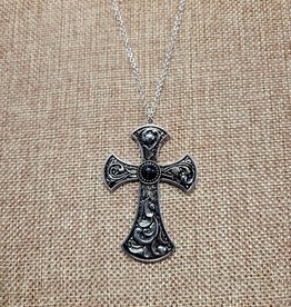 NECKLACE PATTERNED CROSS W/BLK SEMI STONE ON CABLE CHAIN