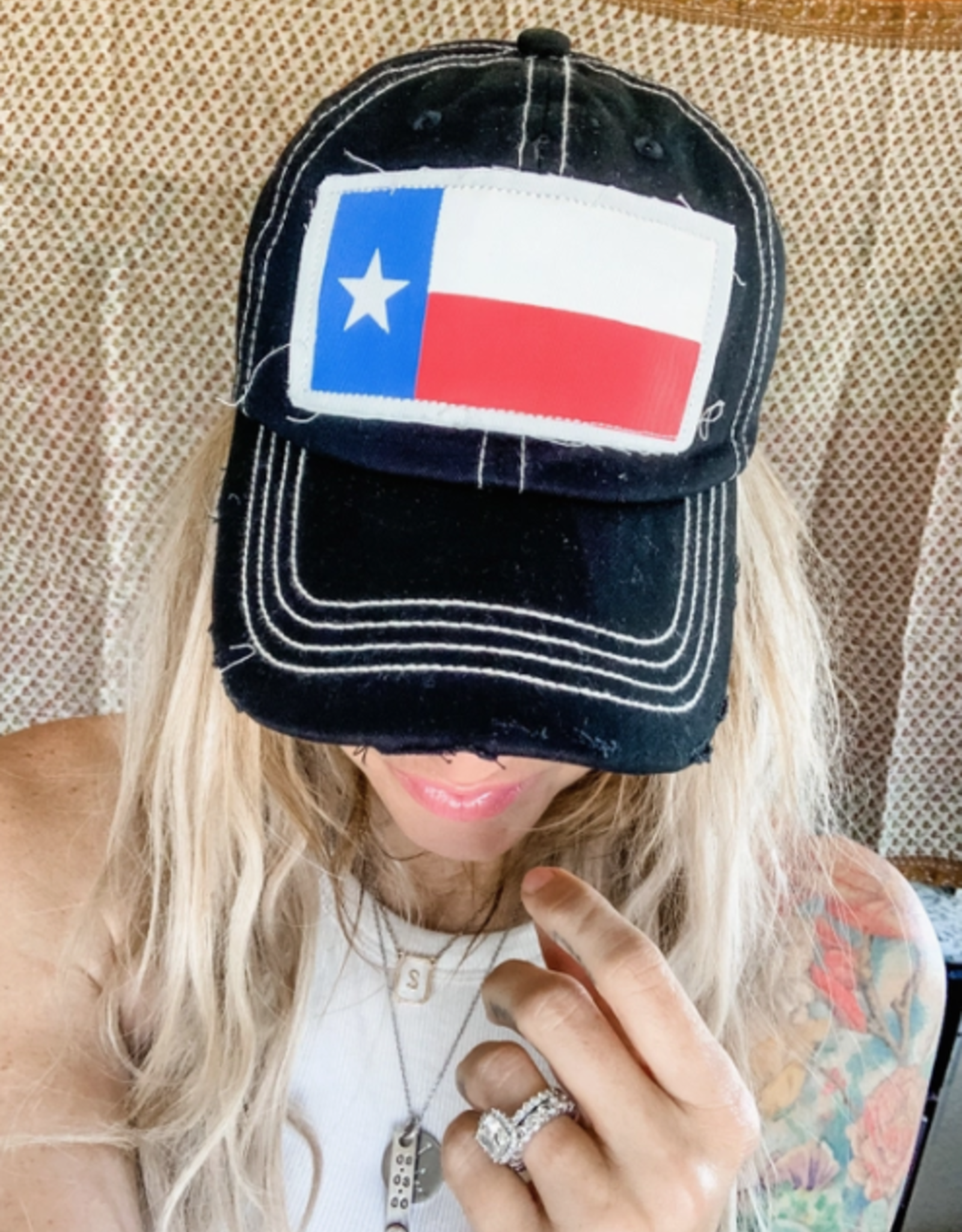 HAT BLK DISTRESSED BASEBALL CAP W/TEXAS PATCH