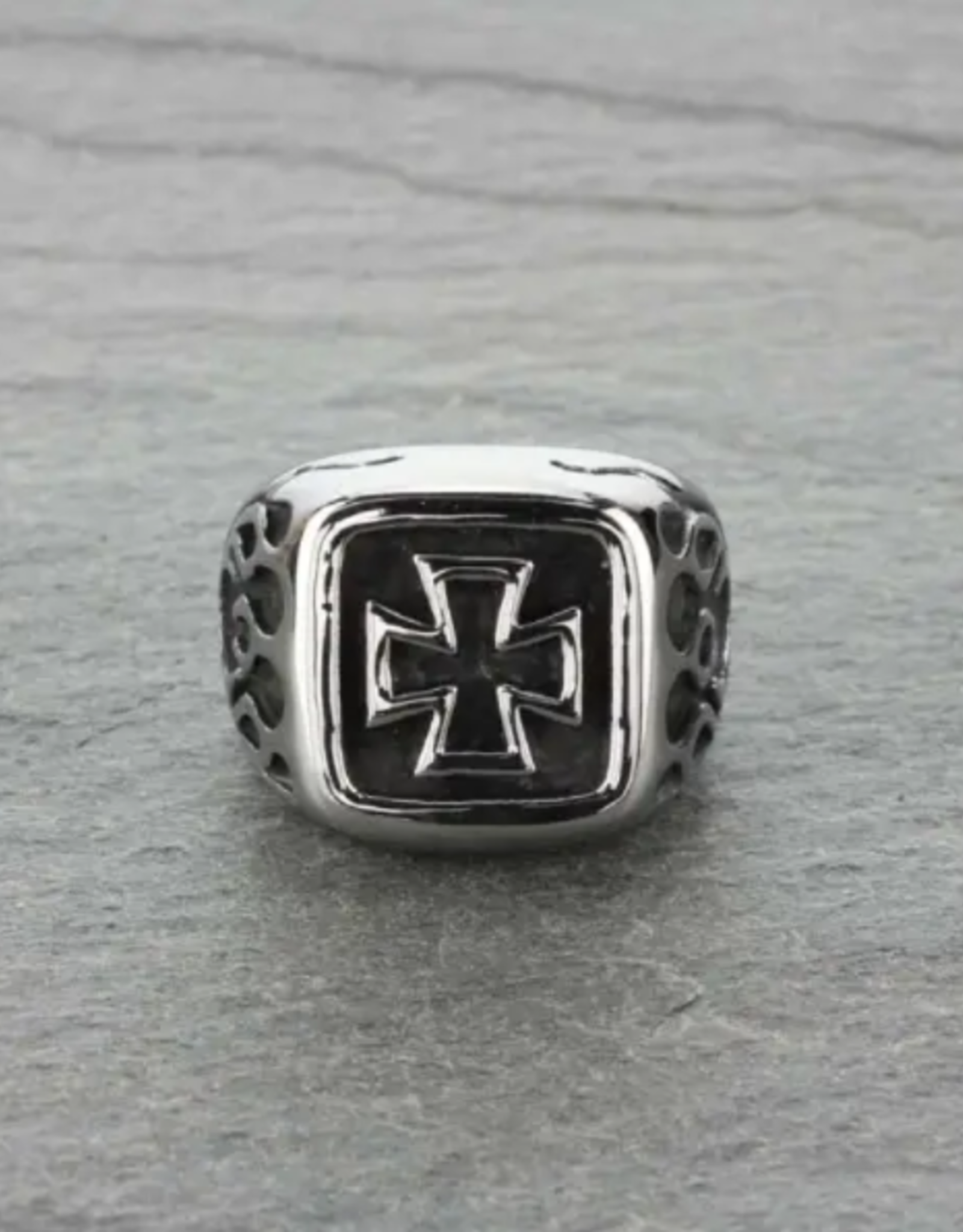 RING MNS CROSS SIZED RING