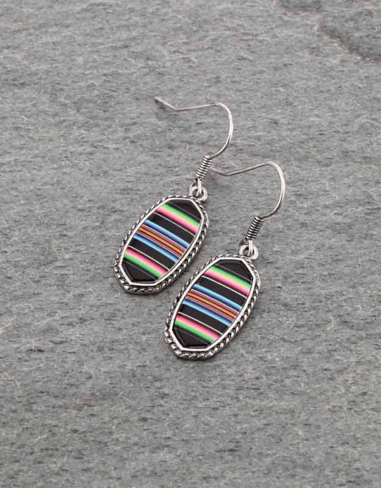 EARRING SERAPE OVAL PENDANT FISH HOOK