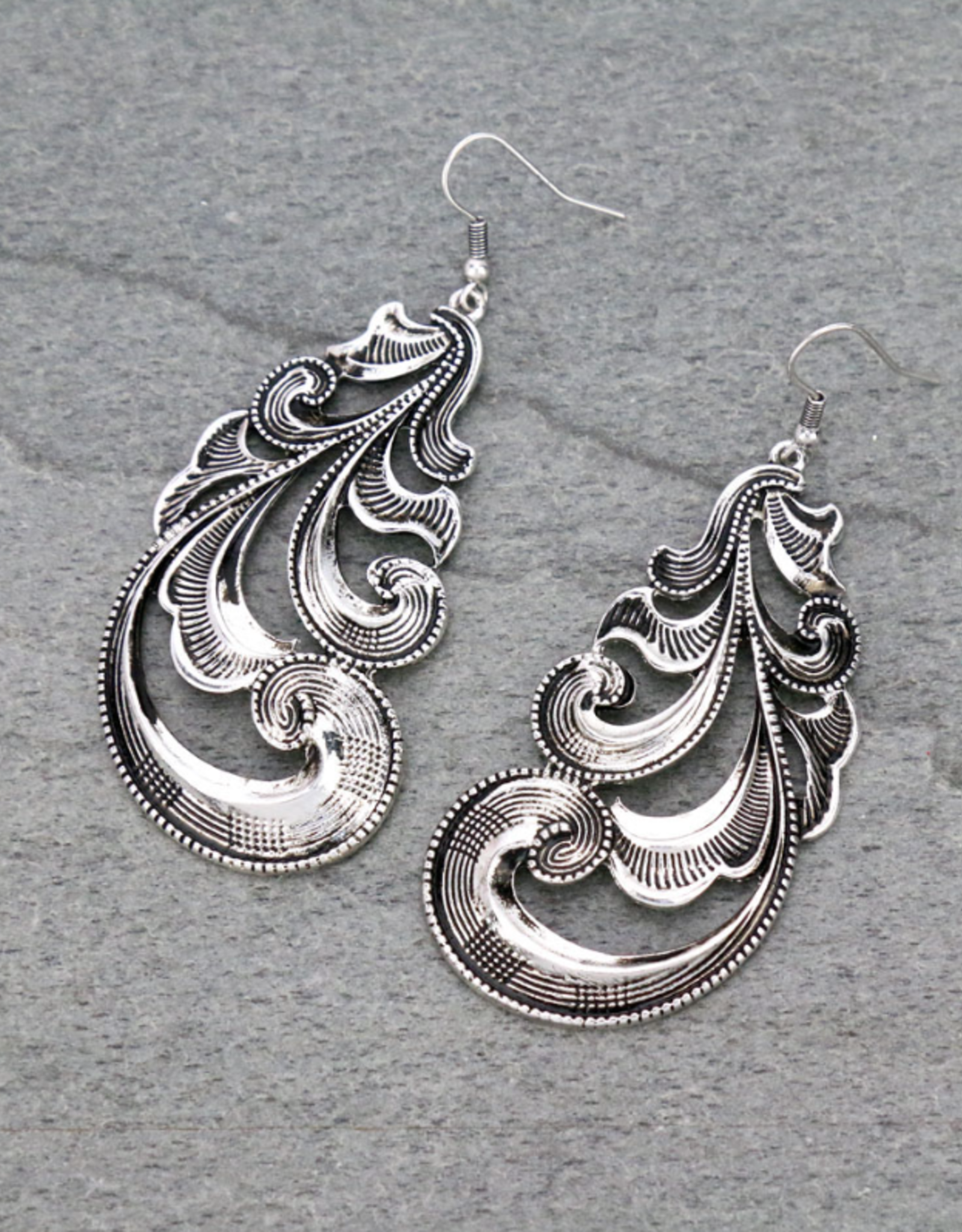 EARRING TOOLED CASTING LONG DANGLE