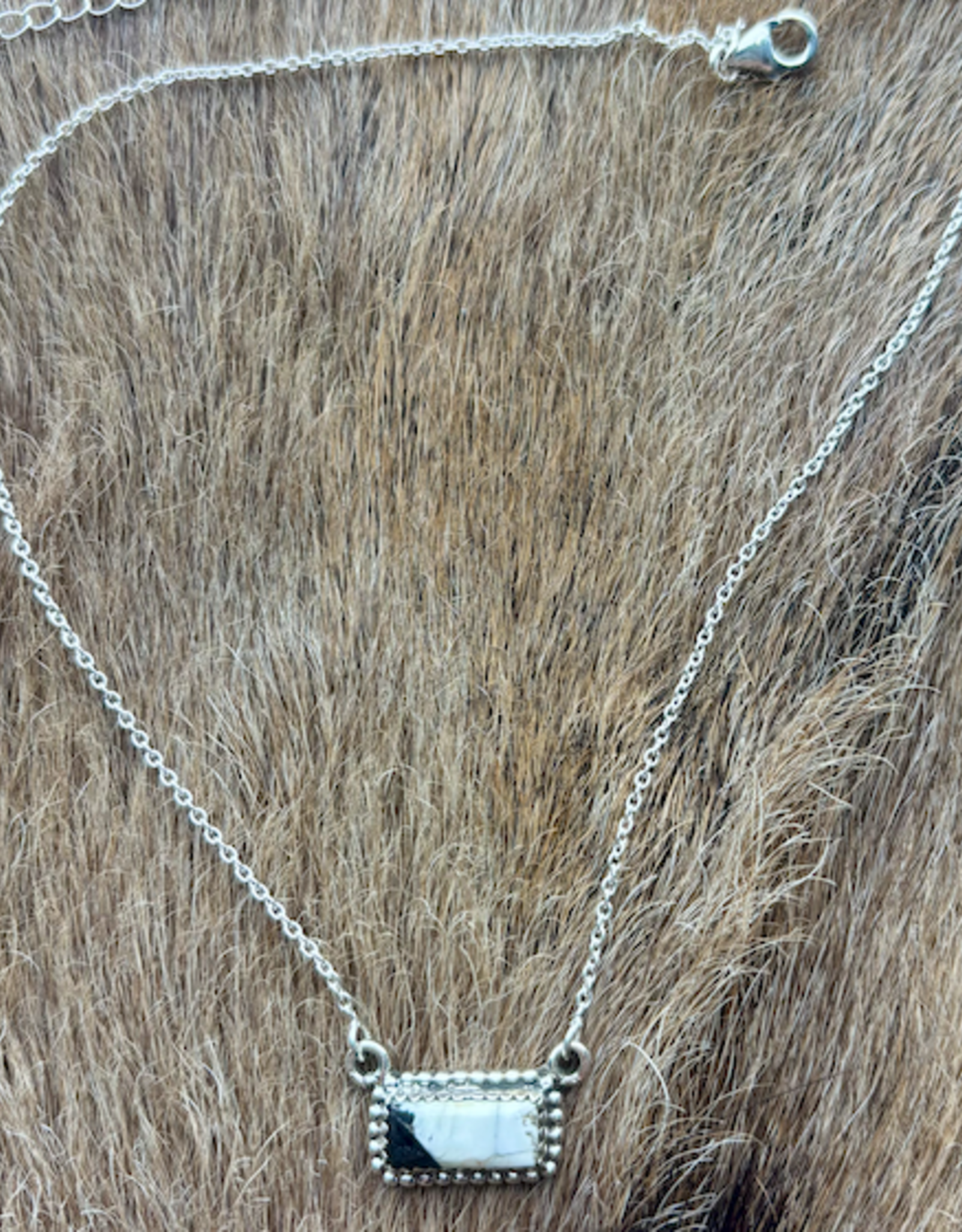 NECKLACE STERLING SILVER WHITE BUFFALO BAR
