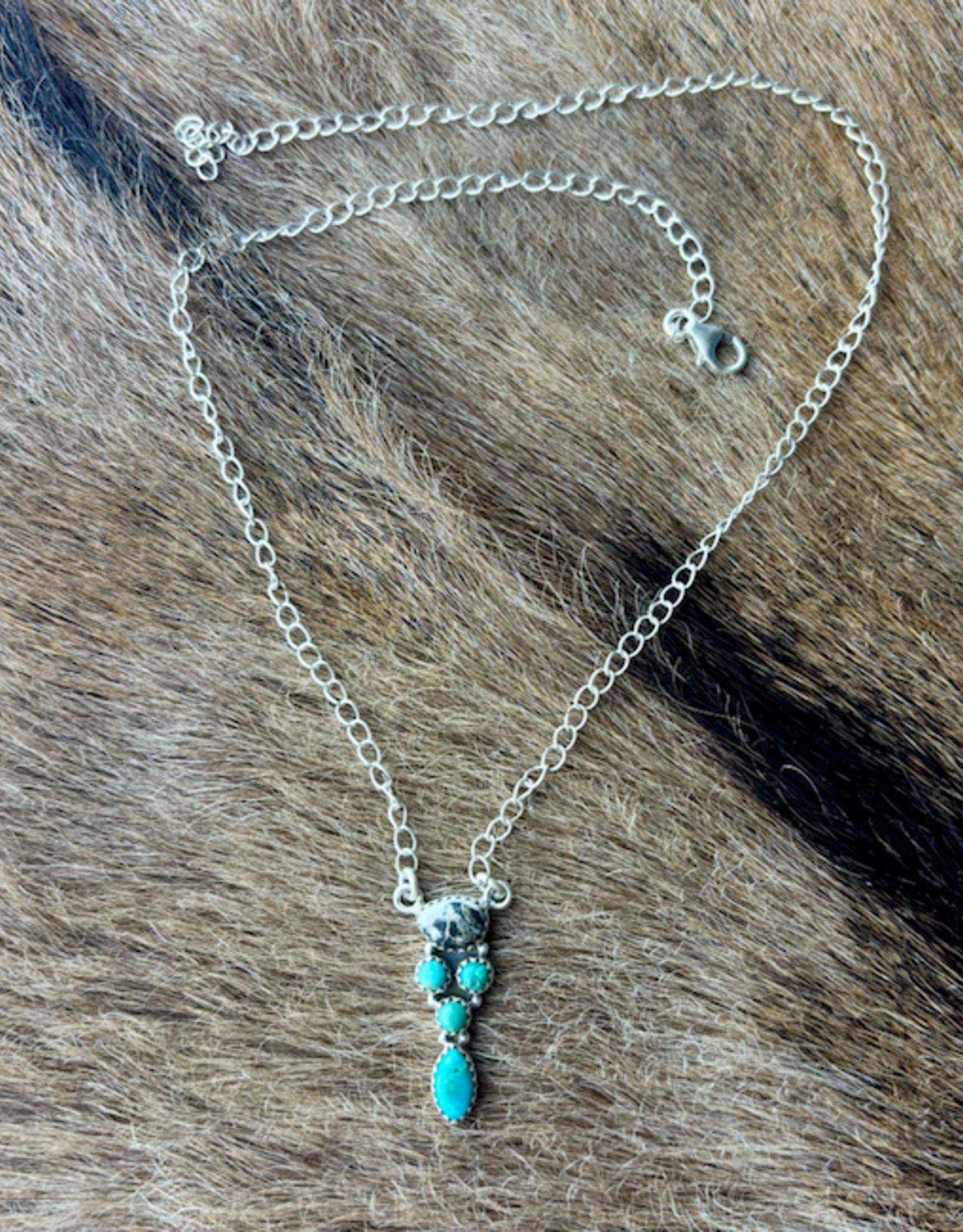 NECKLACE STERLING SILVER KINGMAN TURQUOISE WITH WHITE BUFFALO