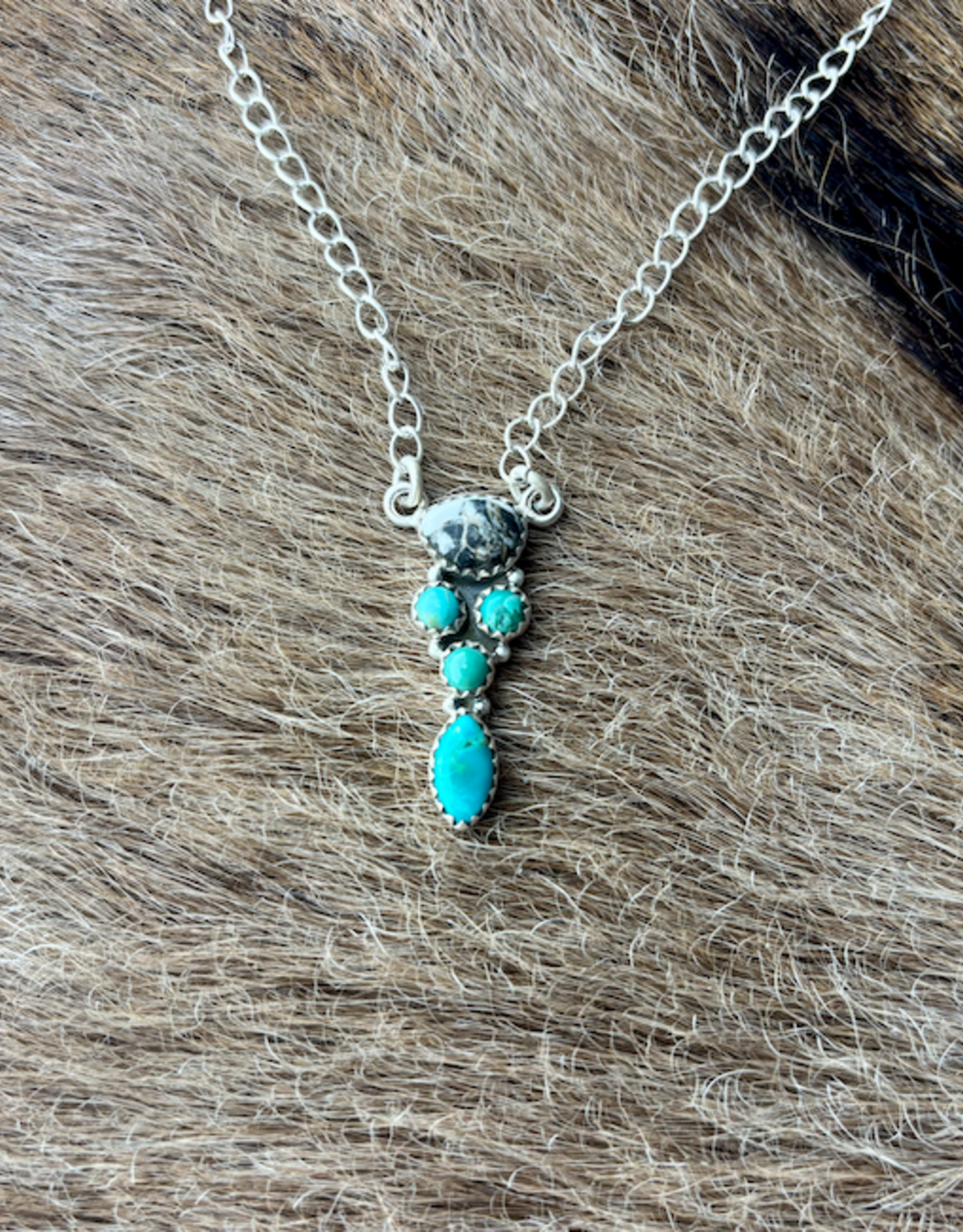 NECKLACE STERLING SILVER KINGMAN TURQUOISE WITH WHITE BUFFALO