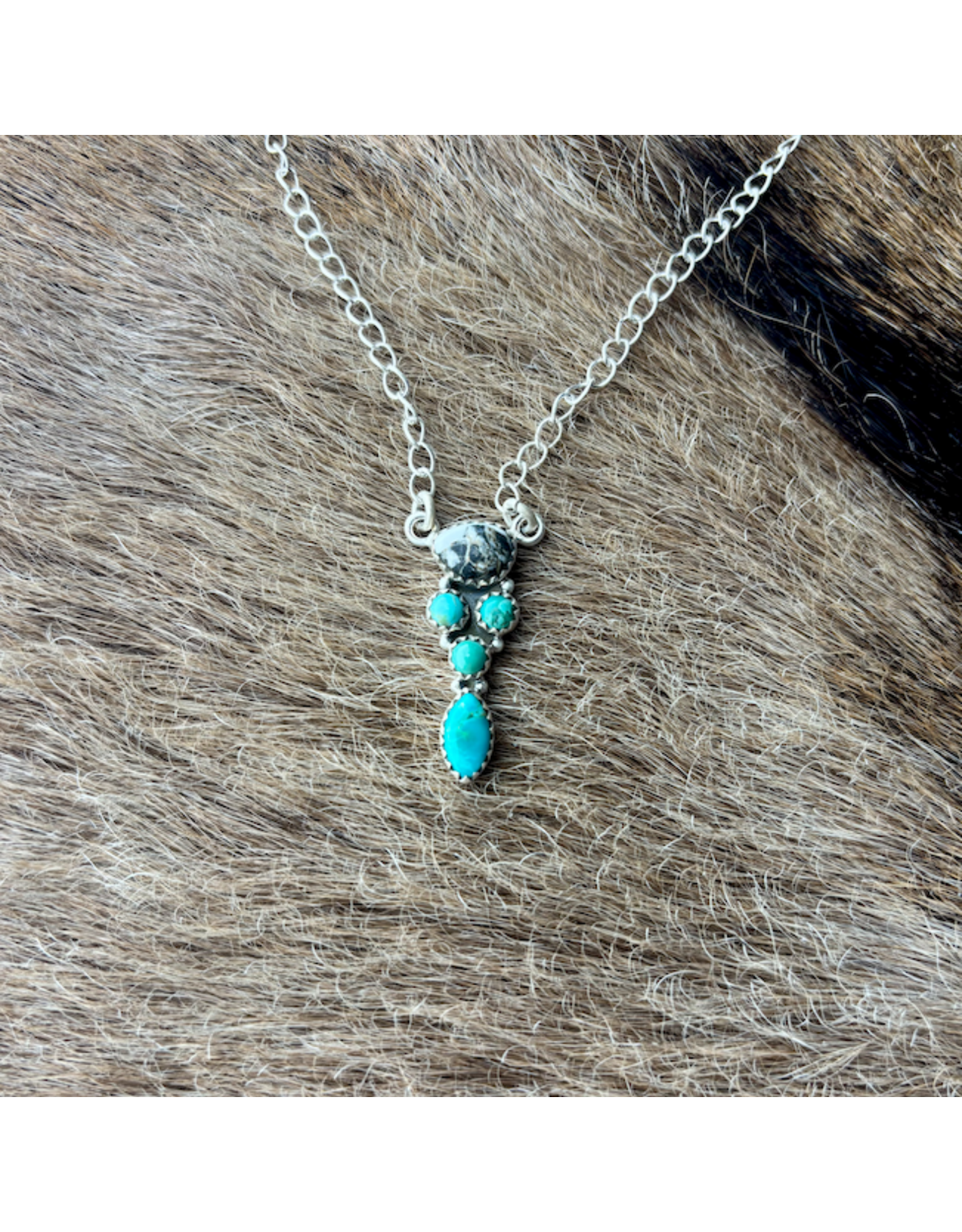 NECKLACE STERLING SILVER KINGMAN TURQUOISE WITH WHITE BUFFALO