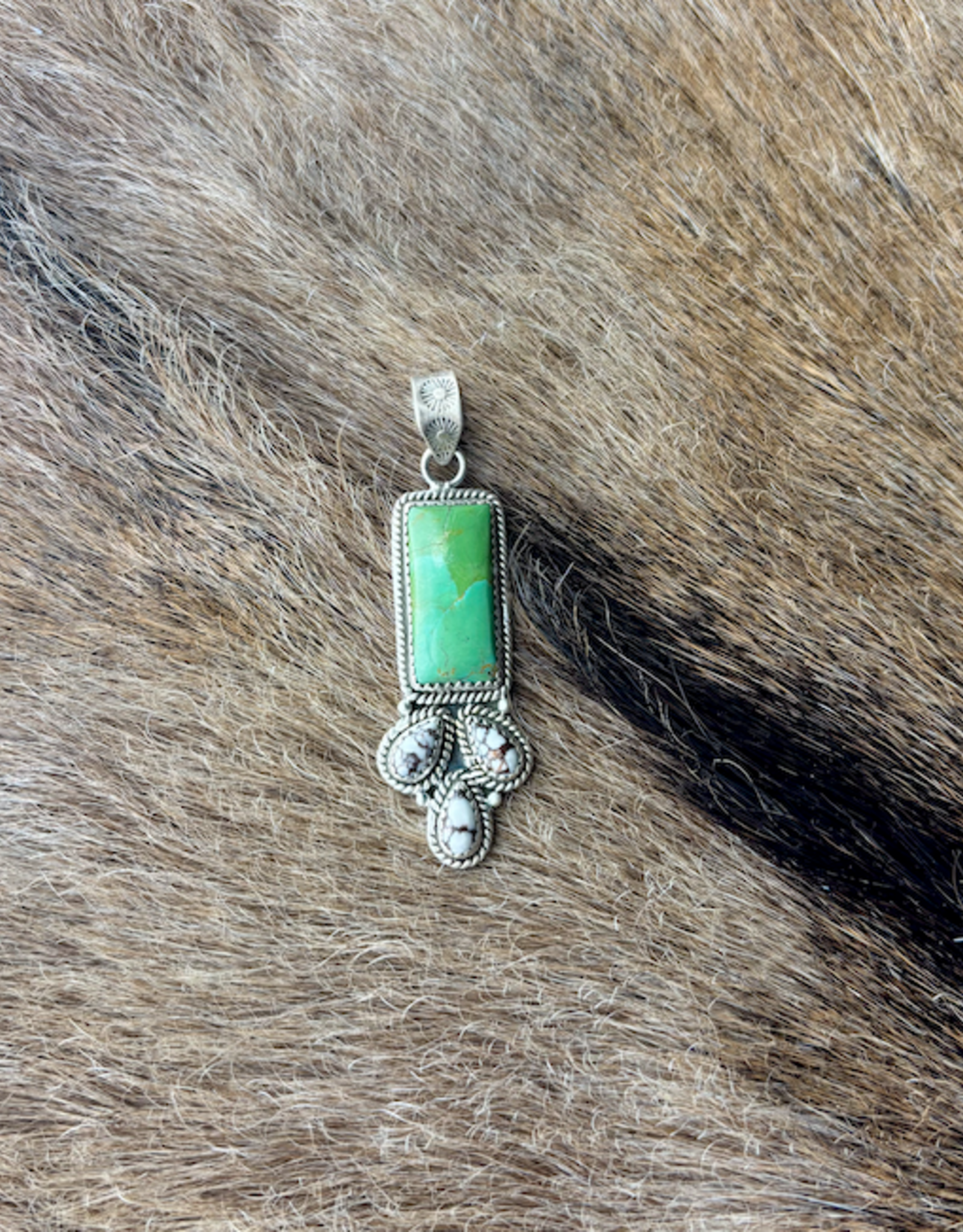 PENDANT STERLING SILVER KINGMAN TURQUOISE & WILD HORSE