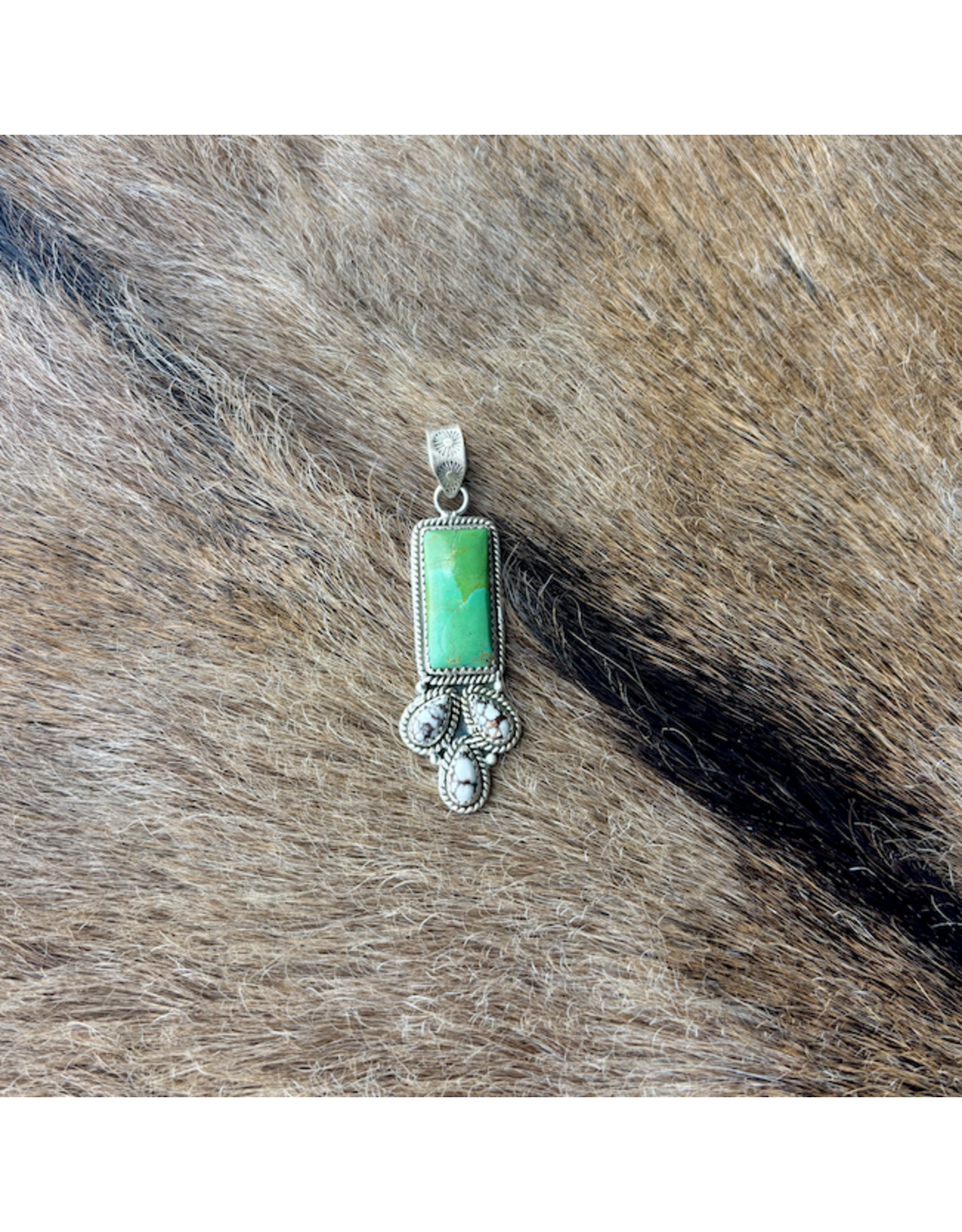 PENDANT STERLING SILVER KINGMAN TURQUOISE & WILD HORSE