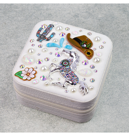 TRAVEL JEWELRY LEATHER WHITE WITH WESTERN CHARMS