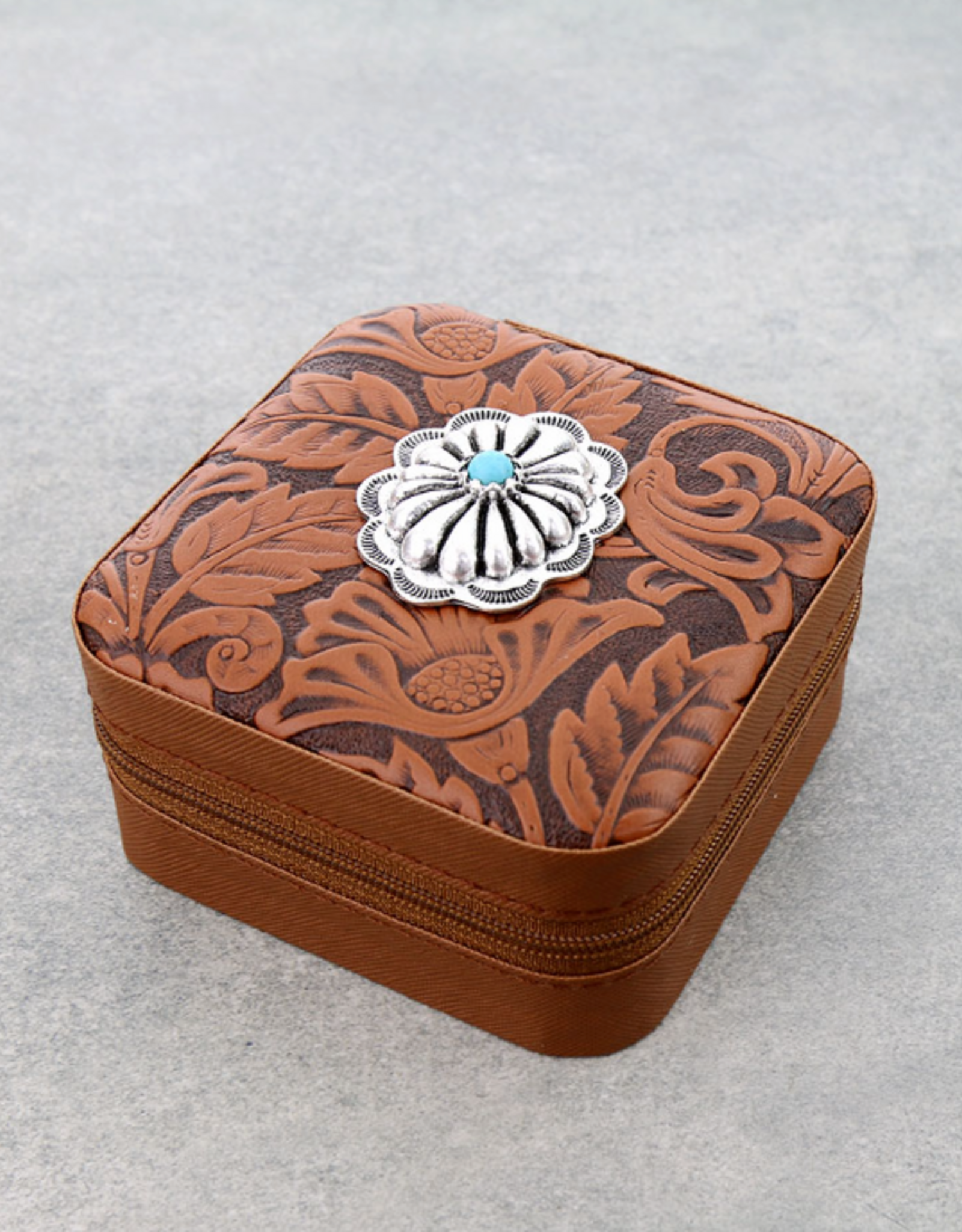 TRAVEL JEWELRY CASE LEATHER TOOLED WITH WESTERN CONCHO