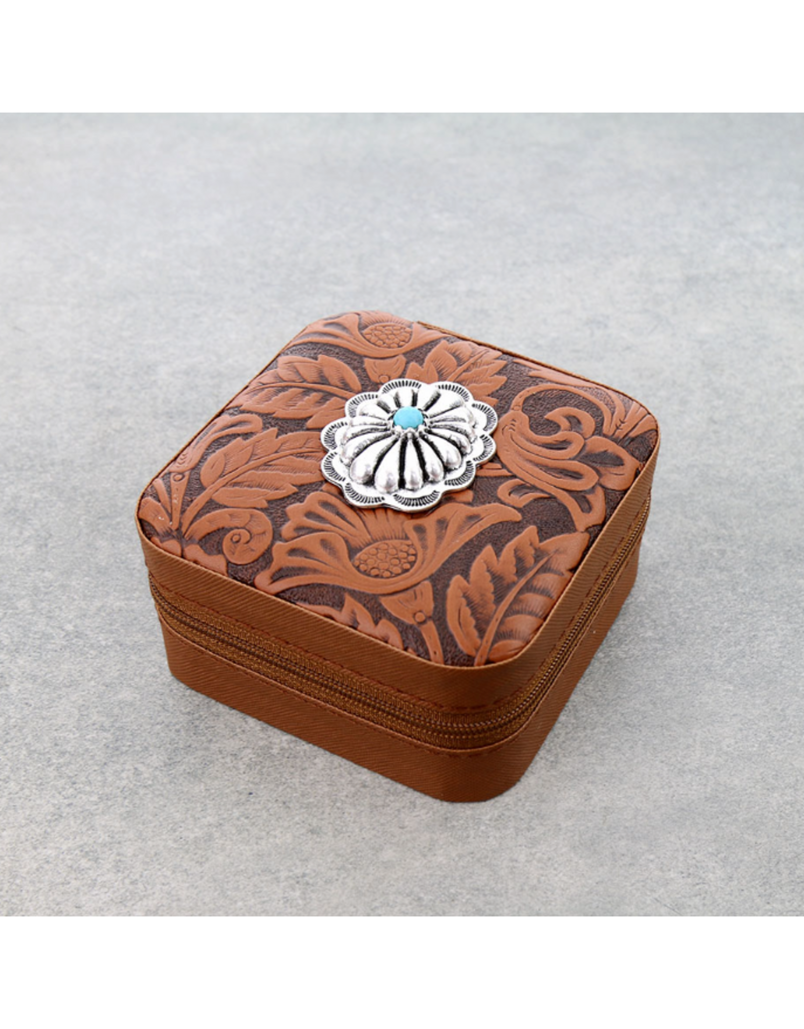 TRAVEL JEWELRY CASE LEATHER TOOLED WITH WESTERN CONCHO
