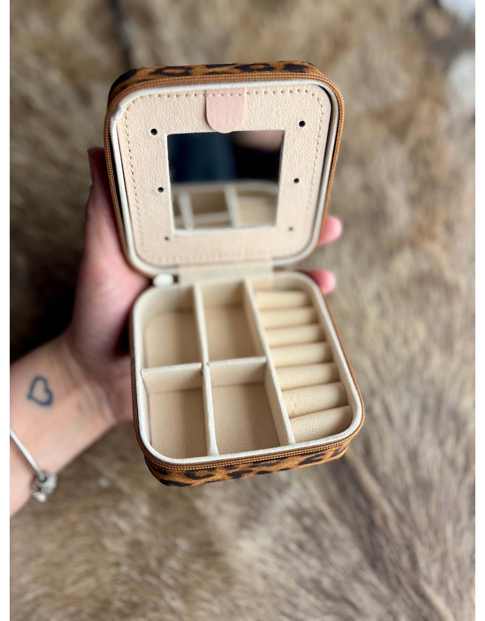 WESTERN TRAVEL CASE JEWELRY CASE LEOPARD WITH TURQ CONCHO