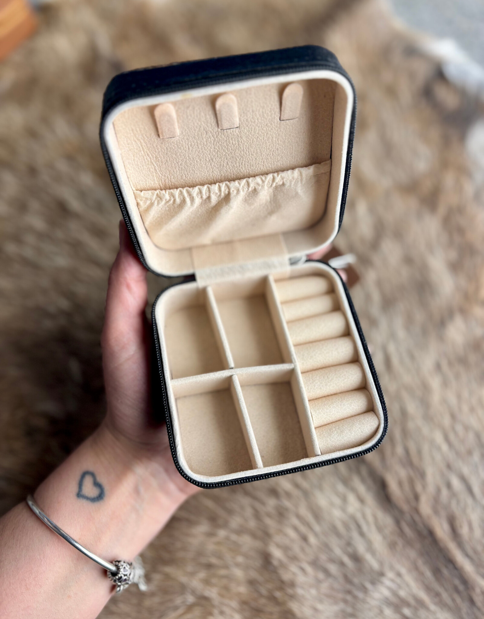 WESTERN TRAVEL JEWELRY CASE GENUINE TOOLED LEATHER