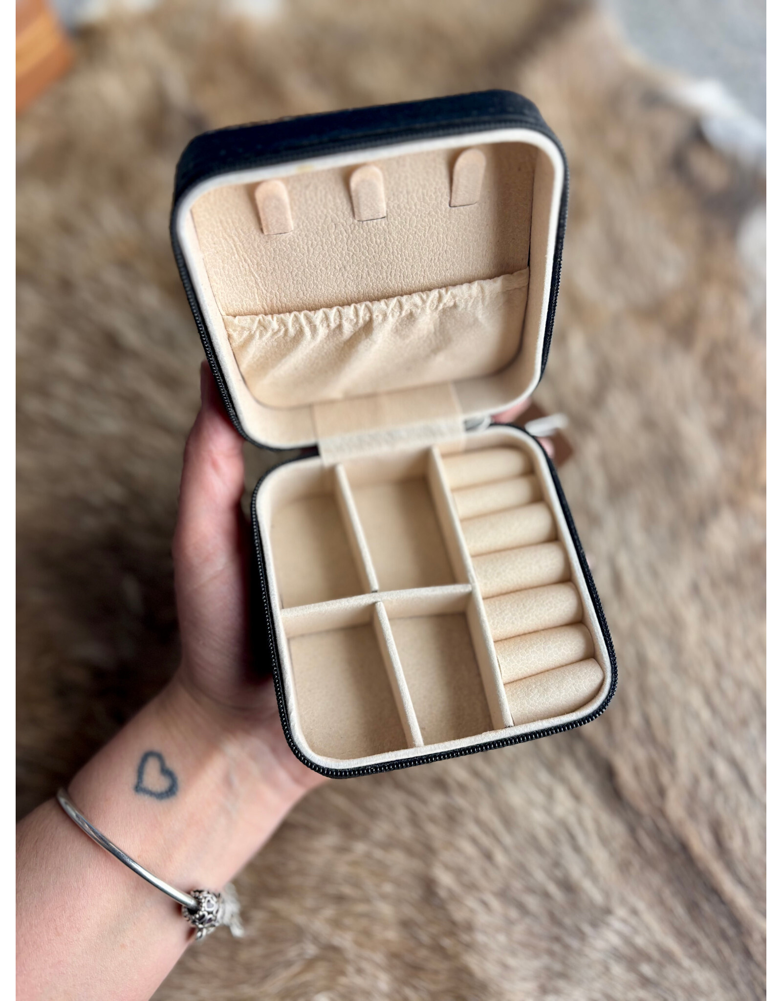 WESTERN TRAVEL JEWELRY CASE GENUINE TOOLED LEATHER