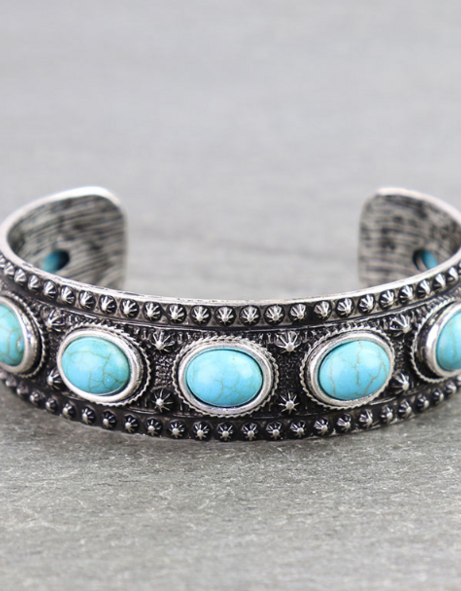 WESTERN ENGRAVED OVAL STONE BRACELET CUFF